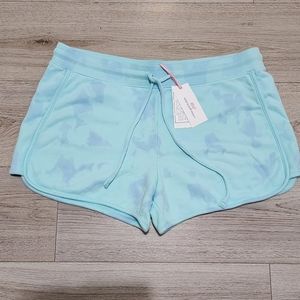 NWT Vineyard Vines shorts size Large; blue lavender tye dye